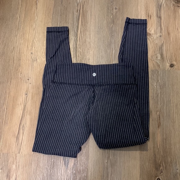 Lululemon Leggings Stripped - Picture 2 of 4